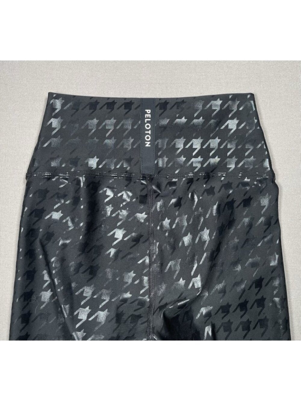 Peloton High Rise Black Shiny Houndstooth Foil Legging - Women Size Small - Picture 9 of 16